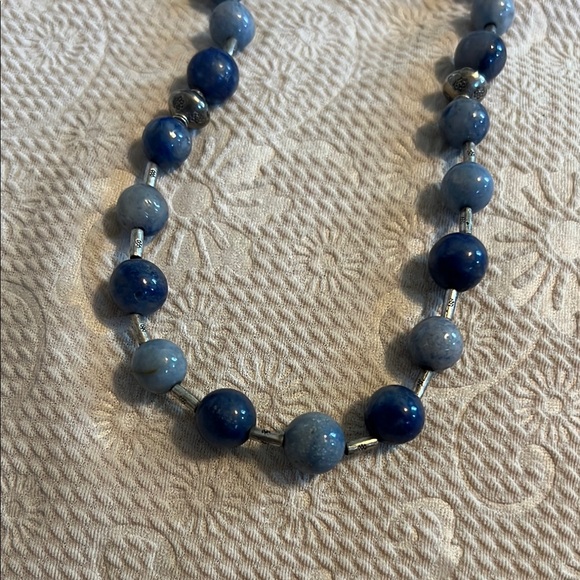 Chic Blue Beaded Necklace - Picture 2 of 4